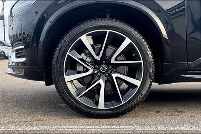 2024 Volvo XC90 B6 Plus Bright Theme