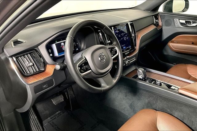 2023 Volvo XC60 B5 Plus Bright Theme