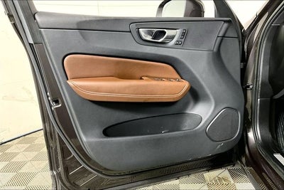 2023 Volvo XC60 B5 Plus Bright Theme