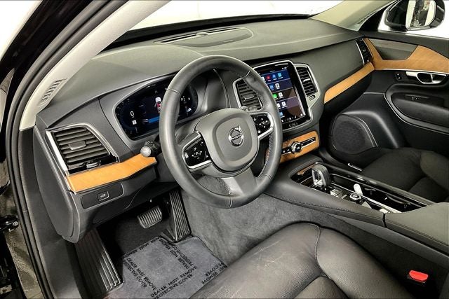 2024 Volvo XC90 B5 Plus