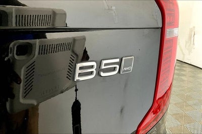 2024 Volvo XC90 B5 Plus