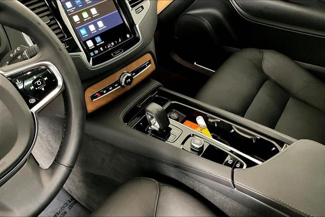 2024 Volvo XC90 B5 Plus