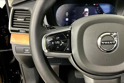 2024 Volvo XC90 B5 Plus