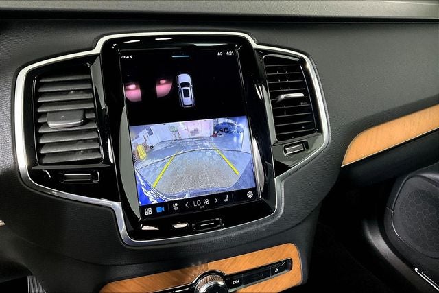 2024 Volvo XC90 B5 Plus