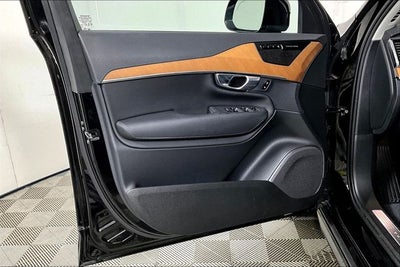 2024 Volvo XC90 B5 Plus