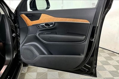 2024 Volvo XC90 B5 Plus