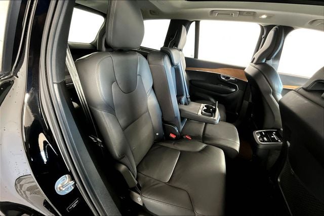 2024 Volvo XC90 B5 Plus