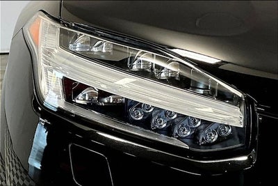 2024 Volvo XC90 B5 Plus