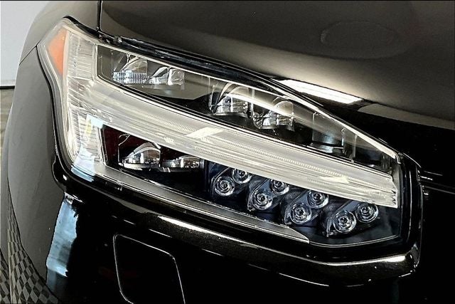 2024 Volvo XC90 B5 Plus