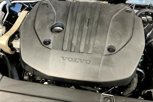 2024 Volvo XC90 B5 Plus