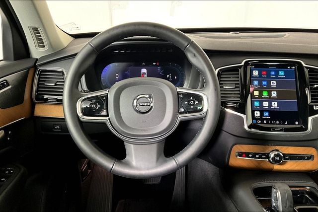 2024 Volvo XC90 B5 Plus