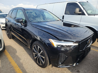 2024 Volvo XC60 B5 Ultimate Dark Theme