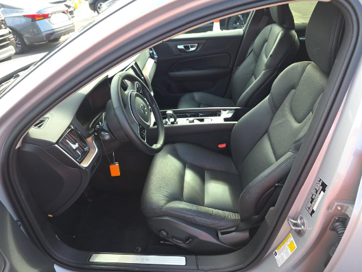 2025 Volvo V60 Cross Country B5 Plus