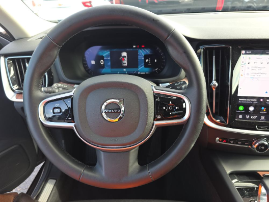2025 Volvo V60 Cross Country B5 Plus