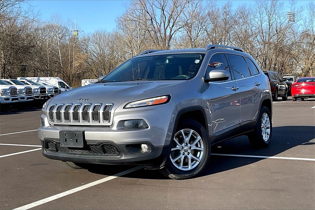 Used 2015 Jeep Cherokee Latitude with VIN 1C4PJMCS4FW583128 for sale in Millington, TN