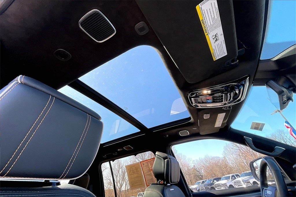 2023 Jeep Grand Wagoneer L Series III