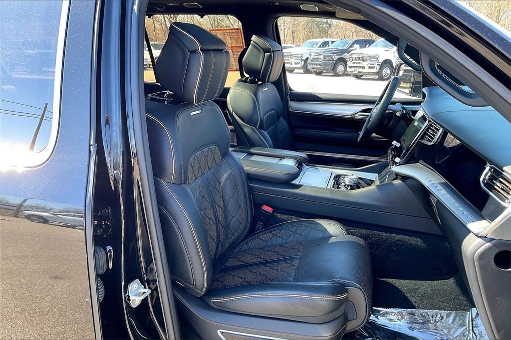 2023 Jeep Grand Wagoneer L Series III