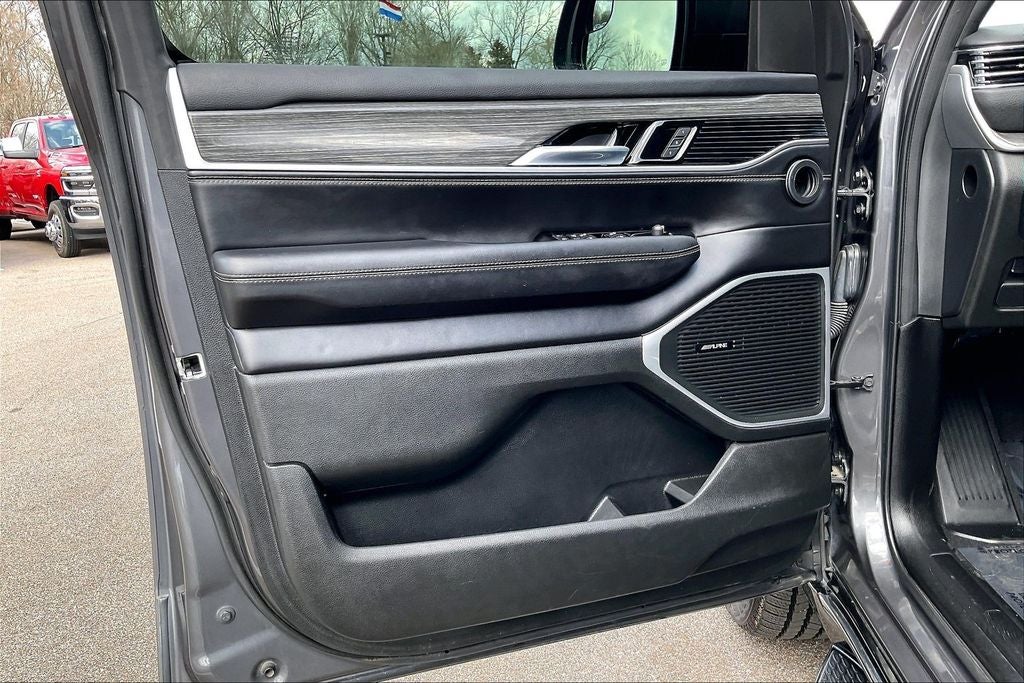 2022 Jeep Wagoneer Series III