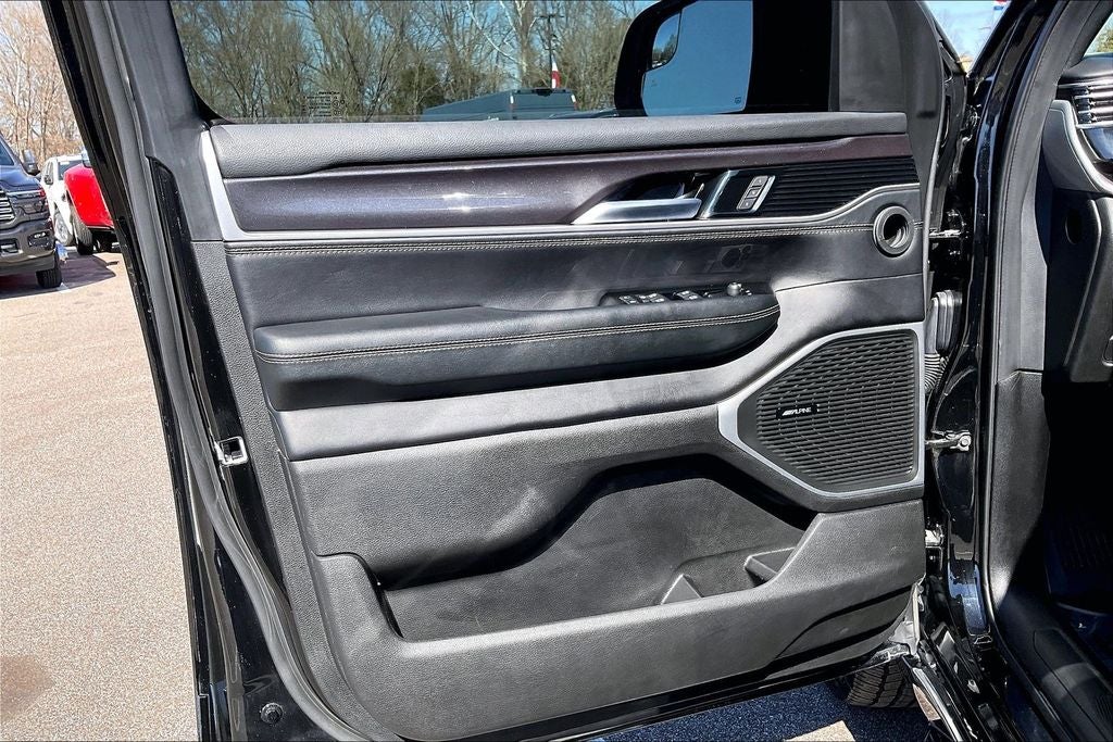 2024 Jeep Wagoneer Base