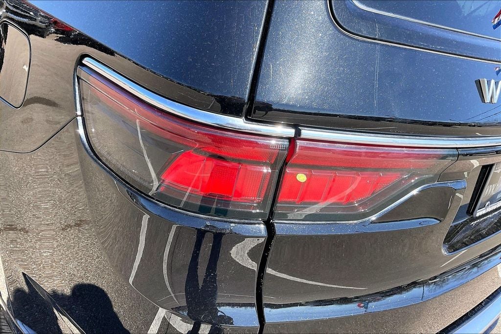 2024 Jeep Wagoneer Base