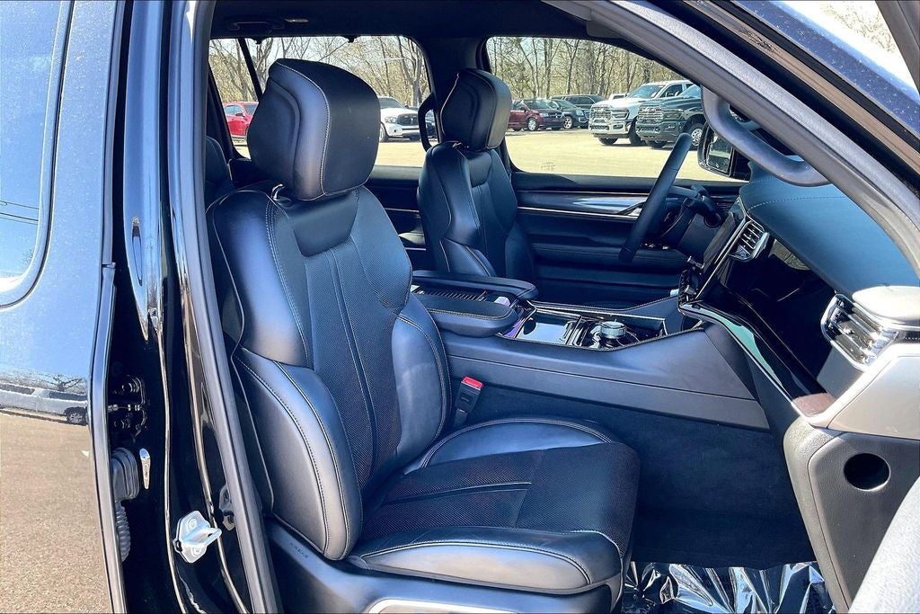 2024 Jeep Wagoneer Base