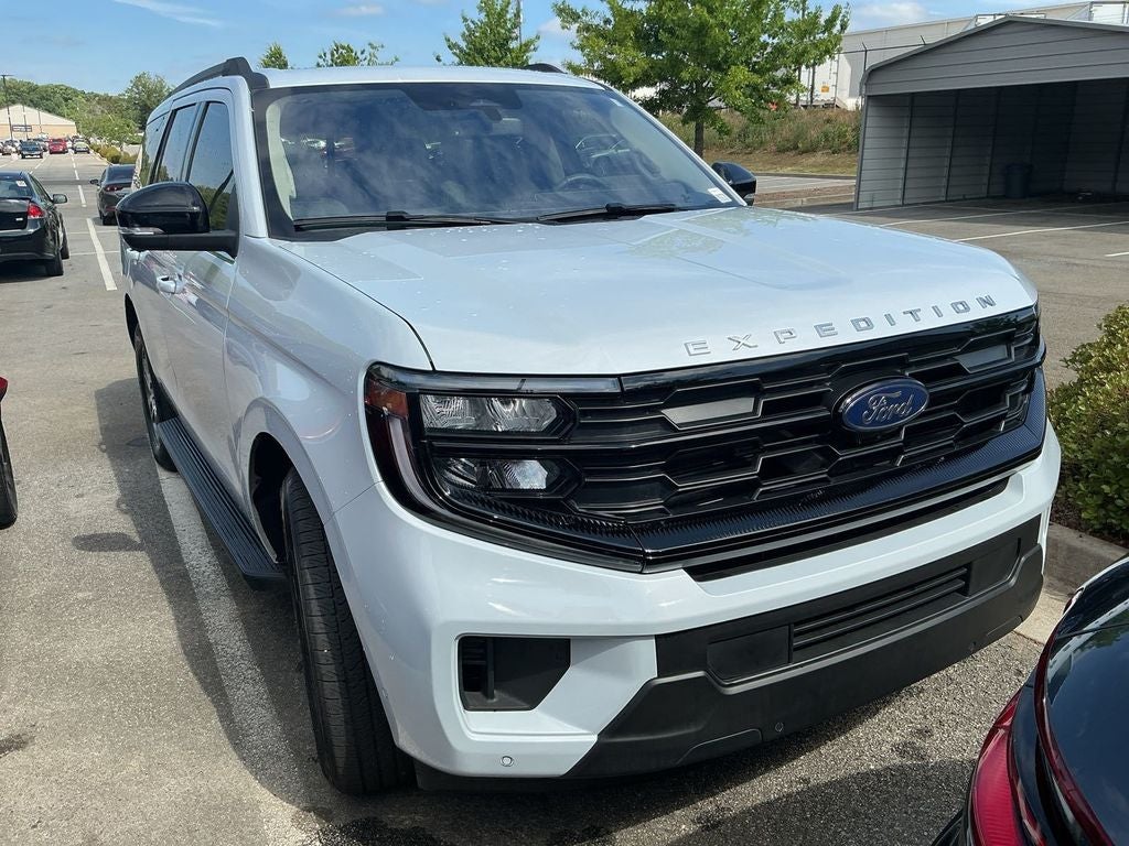 2025 Ford Expedition Active's photo