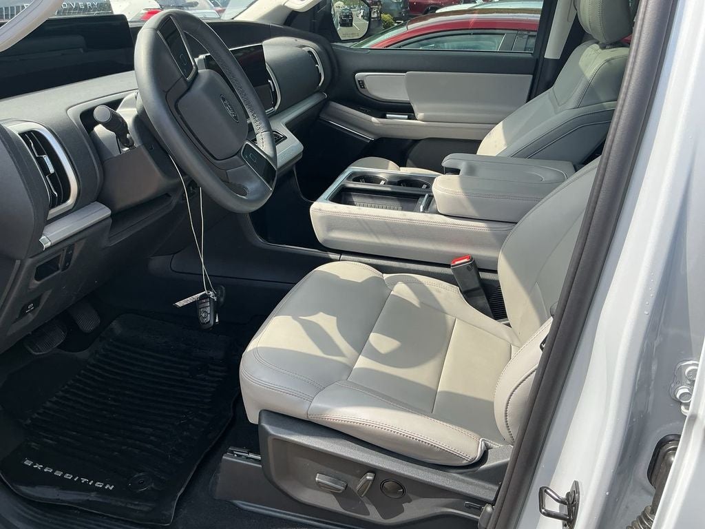 2025 Ford Expedition Active