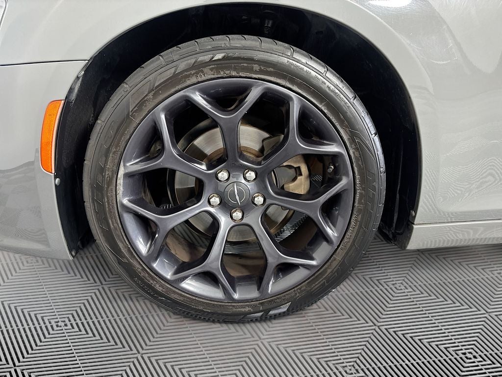 2019 Chrysler 300 S