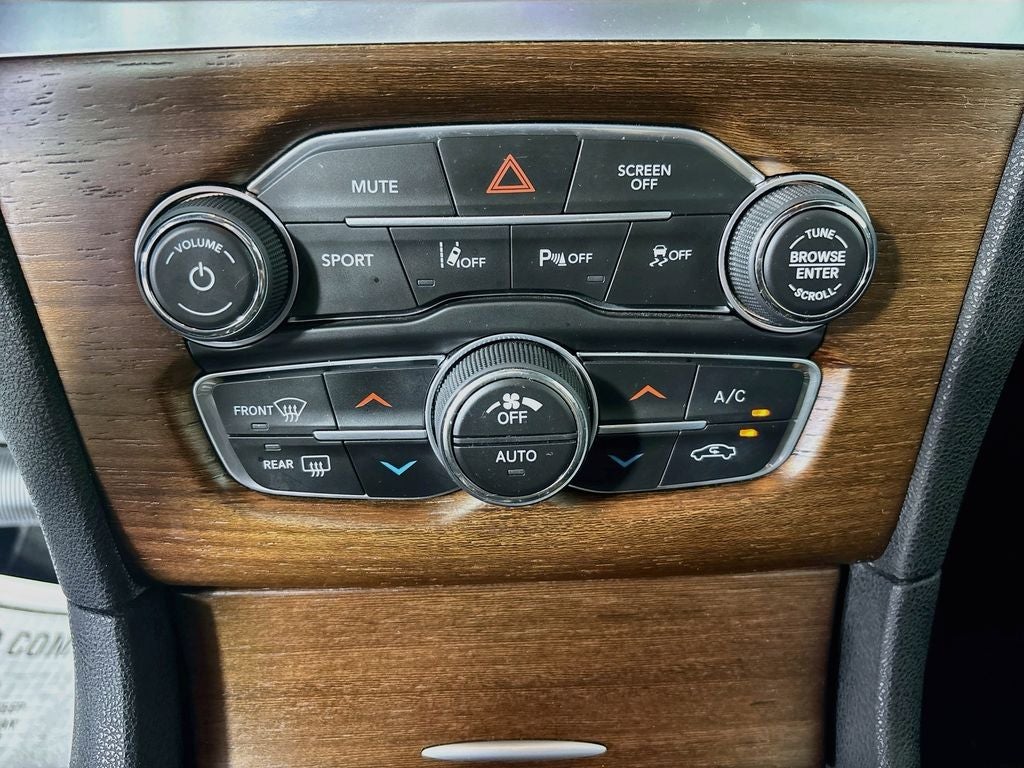 2019 Chrysler 300 C