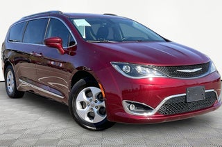 2017 Chrysler Pacifica Touring L Plus