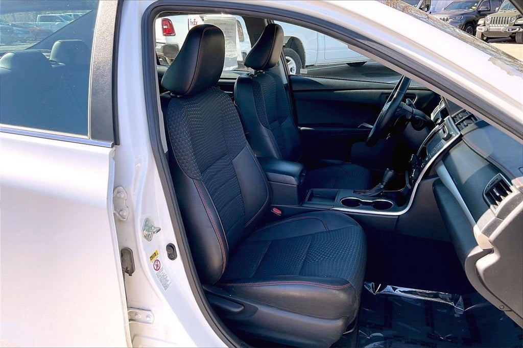 2015 Toyota Camry SE