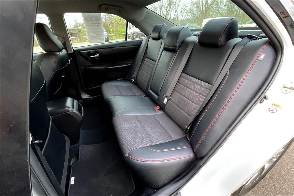 2016 Toyota Camry SE