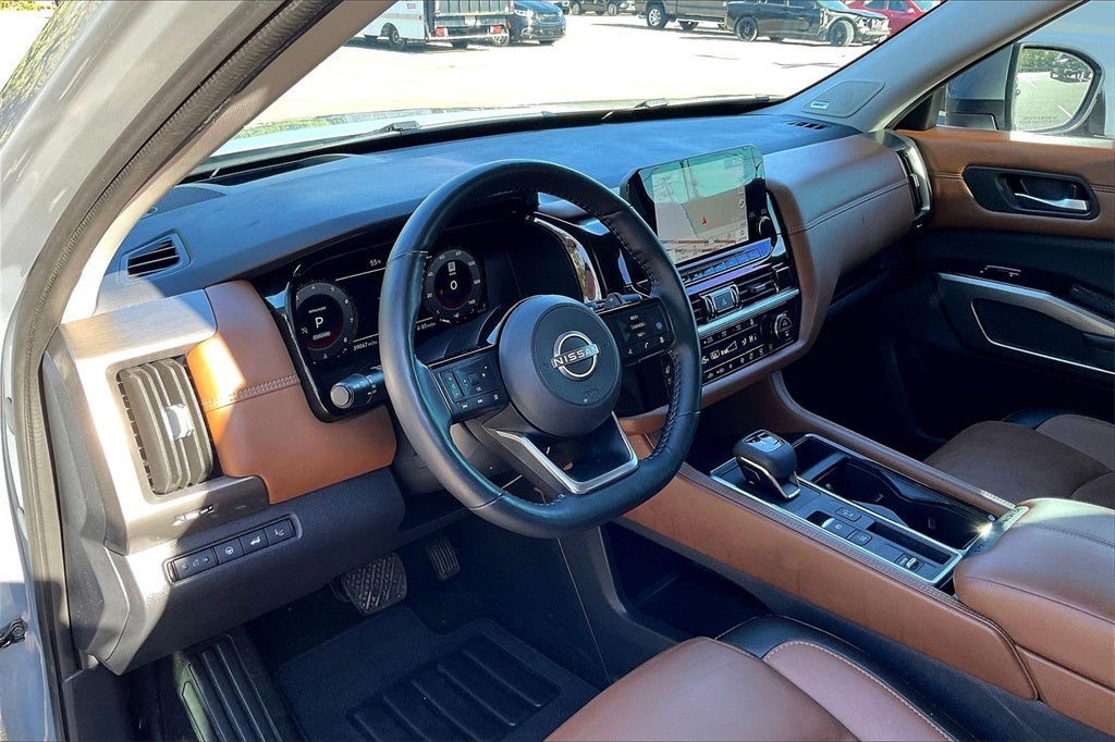 2024 Nissan Pathfinder Platinum