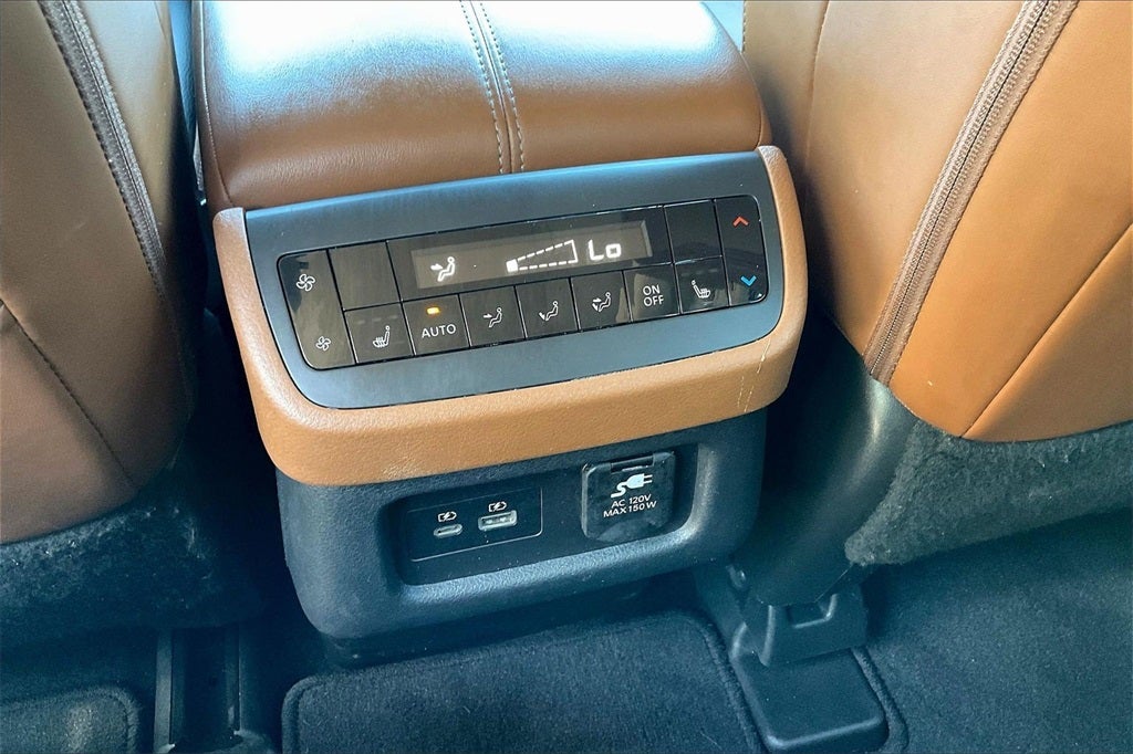 2024 Nissan Pathfinder Platinum