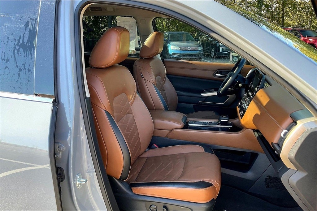 2024 Nissan Pathfinder Platinum