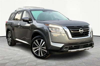 2024 Nissan Pathfinder Platinum