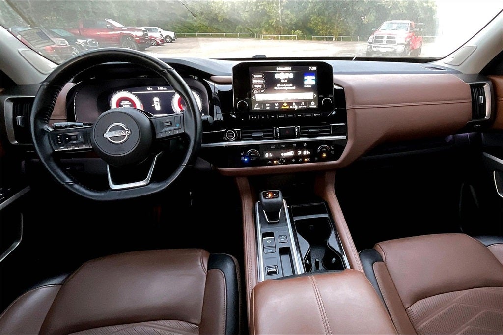 2024 Nissan Pathfinder Platinum