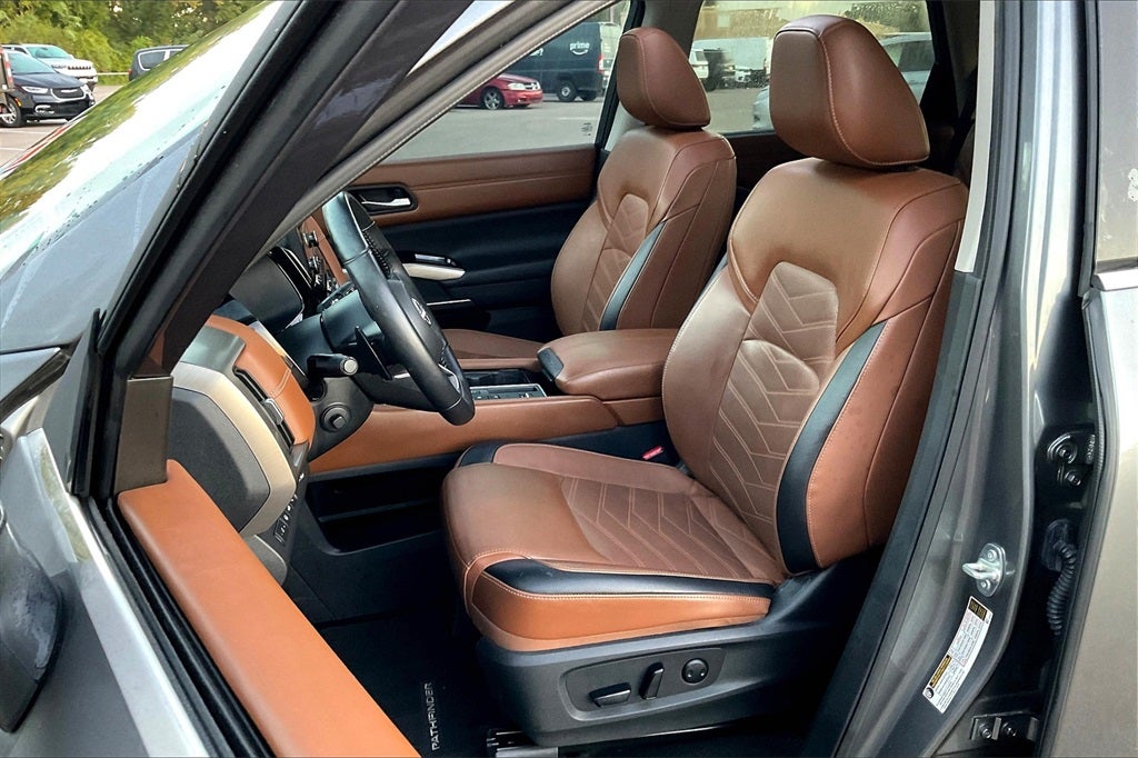 2024 Nissan Pathfinder Platinum