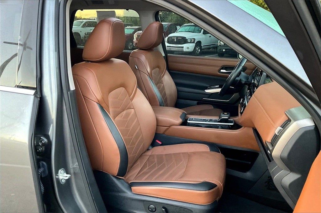 2024 Nissan Pathfinder Platinum