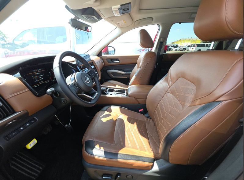 2024 Nissan Pathfinder Platinum