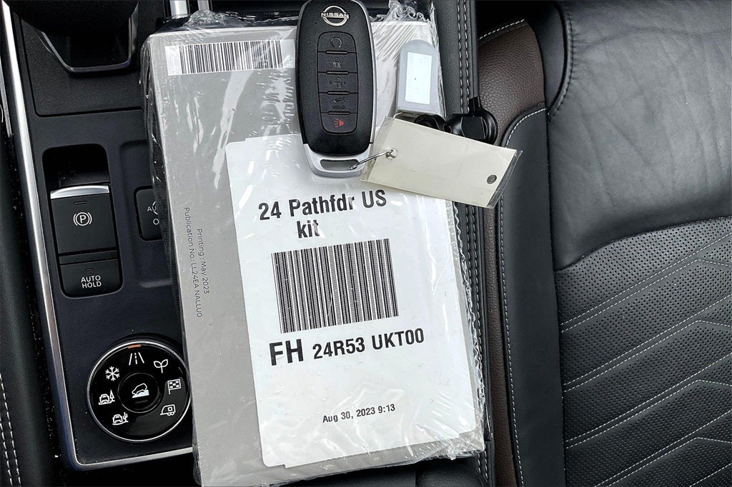 2024 Nissan Pathfinder Platinum