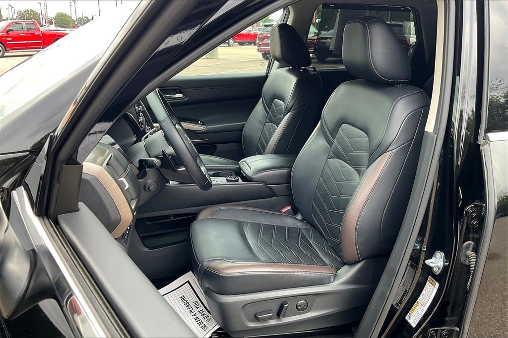 2024 Nissan Pathfinder Platinum