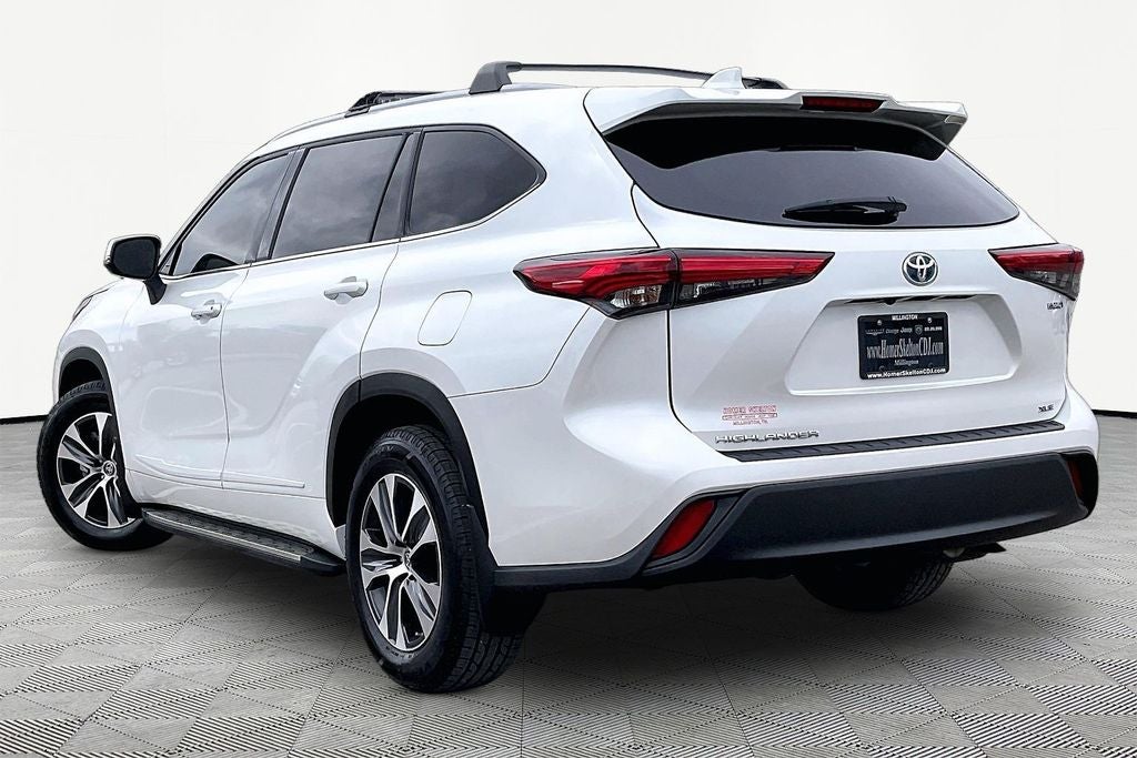 2022 Toyota Highlander Hybrid XLE