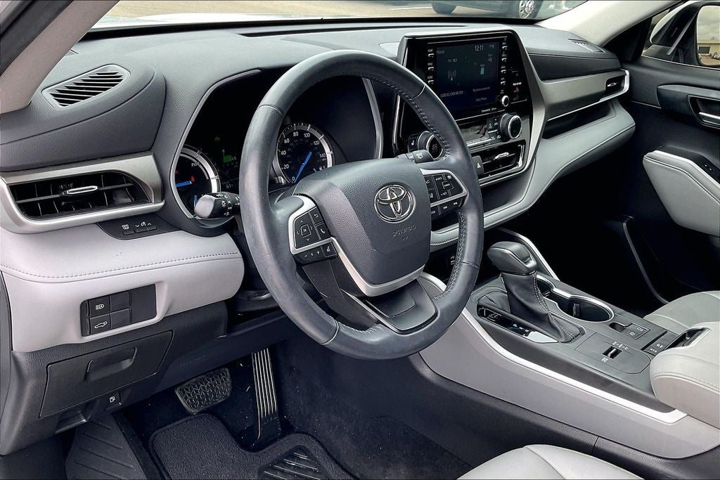 2022 Toyota Highlander Hybrid XLE