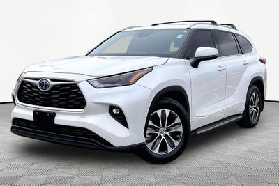 2022 Toyota Highlander Hybrid XLE