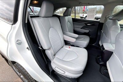 2022 Toyota Highlander Hybrid XLE