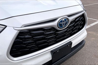 2022 Toyota Highlander Hybrid XLE