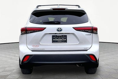 2022 Toyota Highlander Hybrid XLE