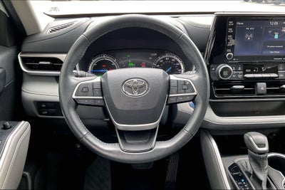 2022 Toyota Highlander Hybrid XLE