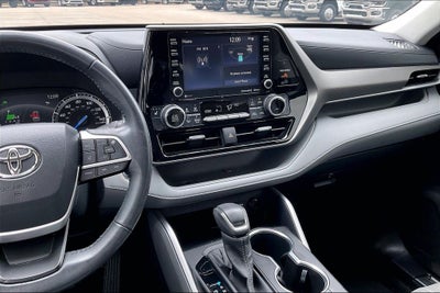 2022 Toyota Highlander Hybrid XLE